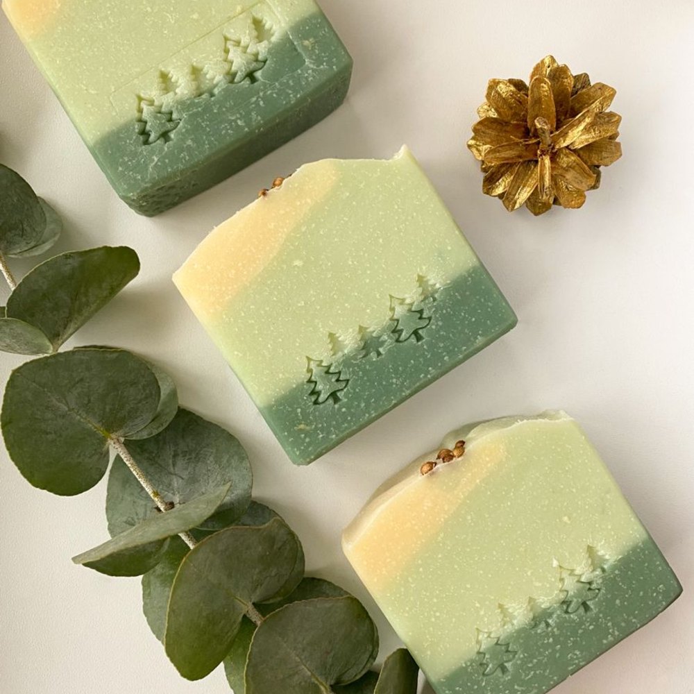Green tea tree and charcoal face bars with fresh eucalyptus